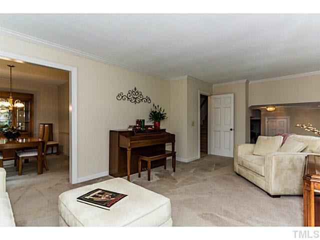 1404 Kingston Ridge Road Cary, NC 27511 - Photo 4 of 22