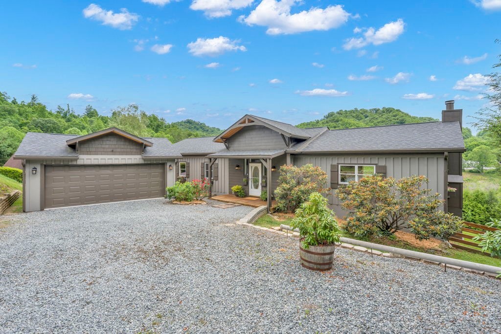 338 Woodbriar Road Sugar Grove, NC 28679 - Photo 5 of 49