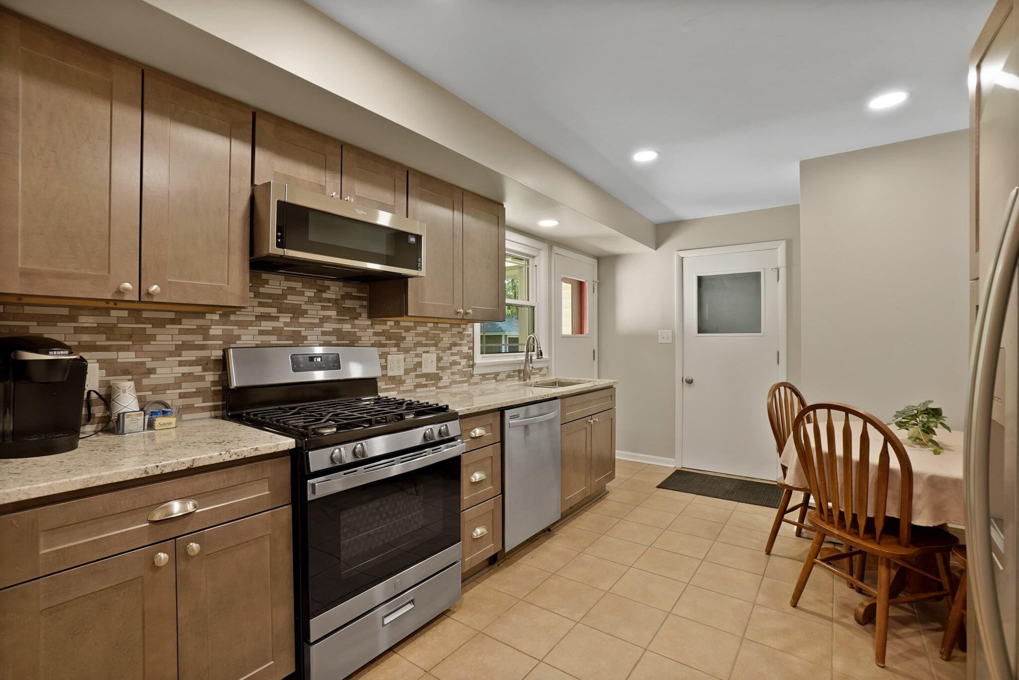 744 South Court Street Crown Point, IN 46307 - Photo 12 of 31 2048x1366