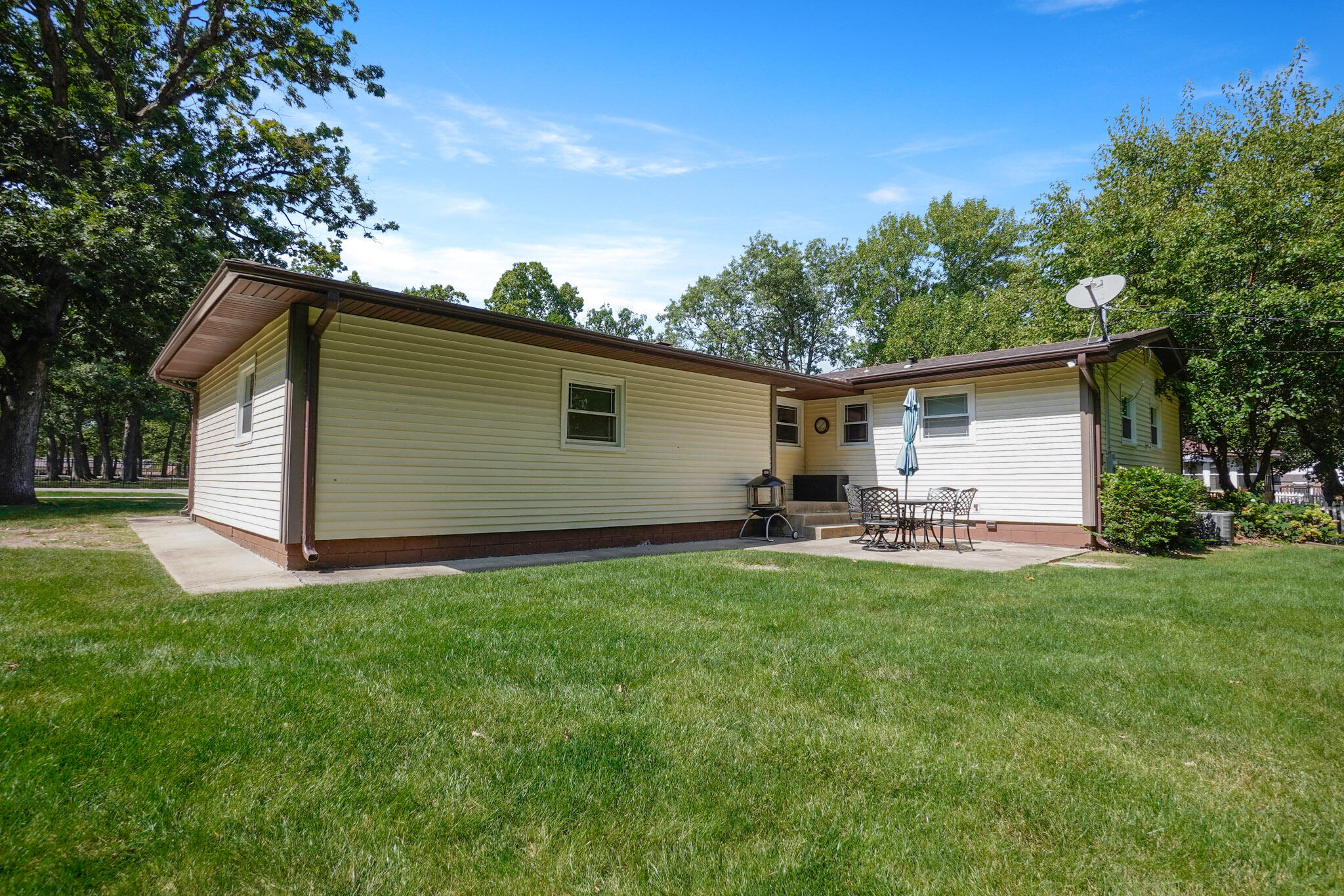 744 South Court Street Crown Point, IN 46307 - Photo 30 of 31 2048x1365