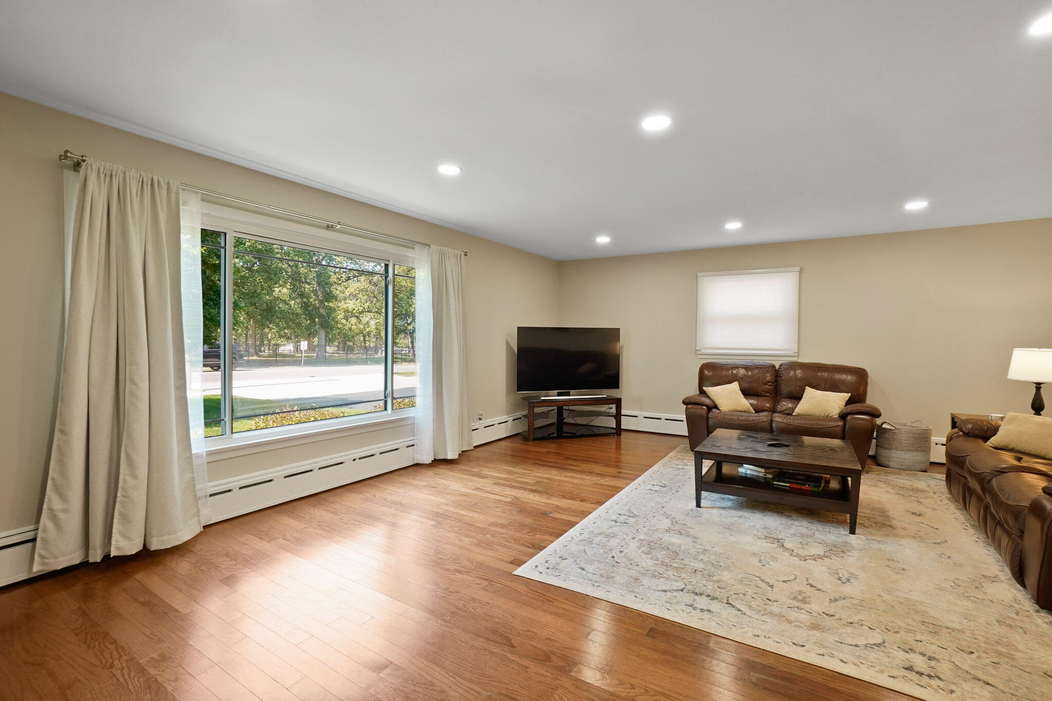 744 South Court Street Crown Point, IN 46307 - Photo 8 of 31 2048x1365