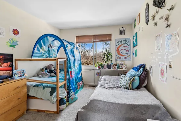 $185,000 | 6818 Roberts Drive, Unit 6, Woodridge, IL 60517