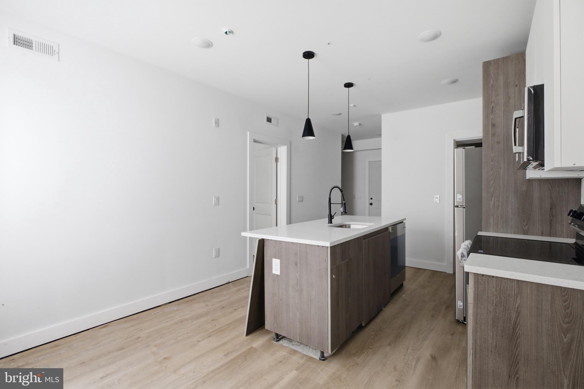 613 Brooklyn Street, Unit 1 Philadelphia, PA 19104 - Photo 3 of 20