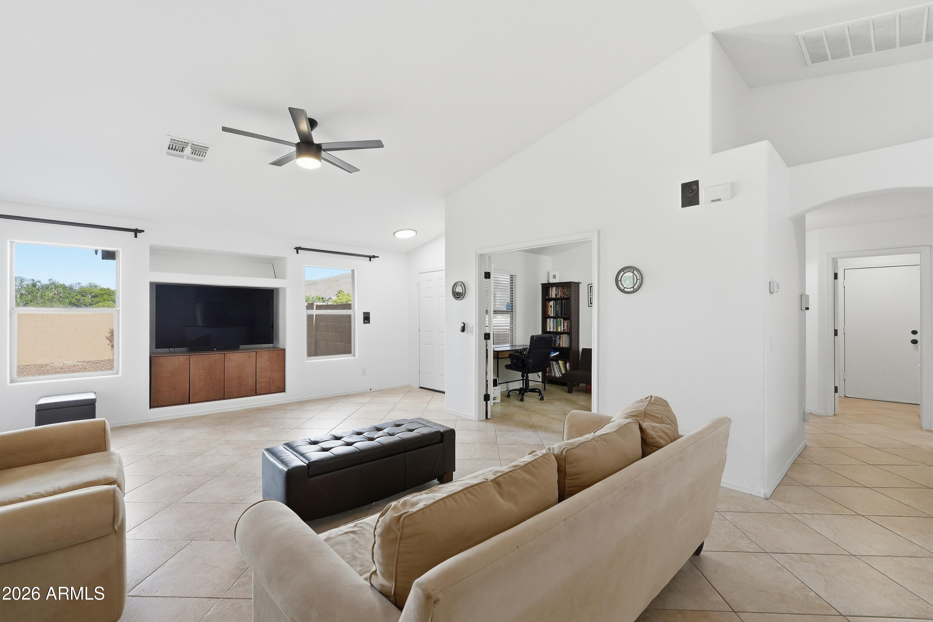 2628 East Beverly Road Phoenix, AZ 85042 - Photo 26 of 26 Open floorplan