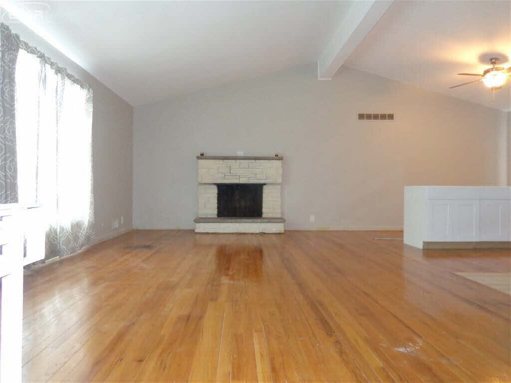 3421 Mackin Road Flint, MI 48504 - Photo 5 of 19 21410977-4.JPG