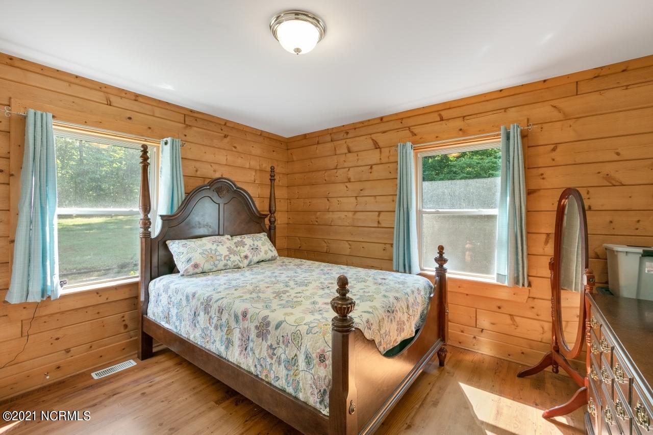 262 Price Road Selma, NC 27576 - Photo 22 of 40 2nd Bedroom