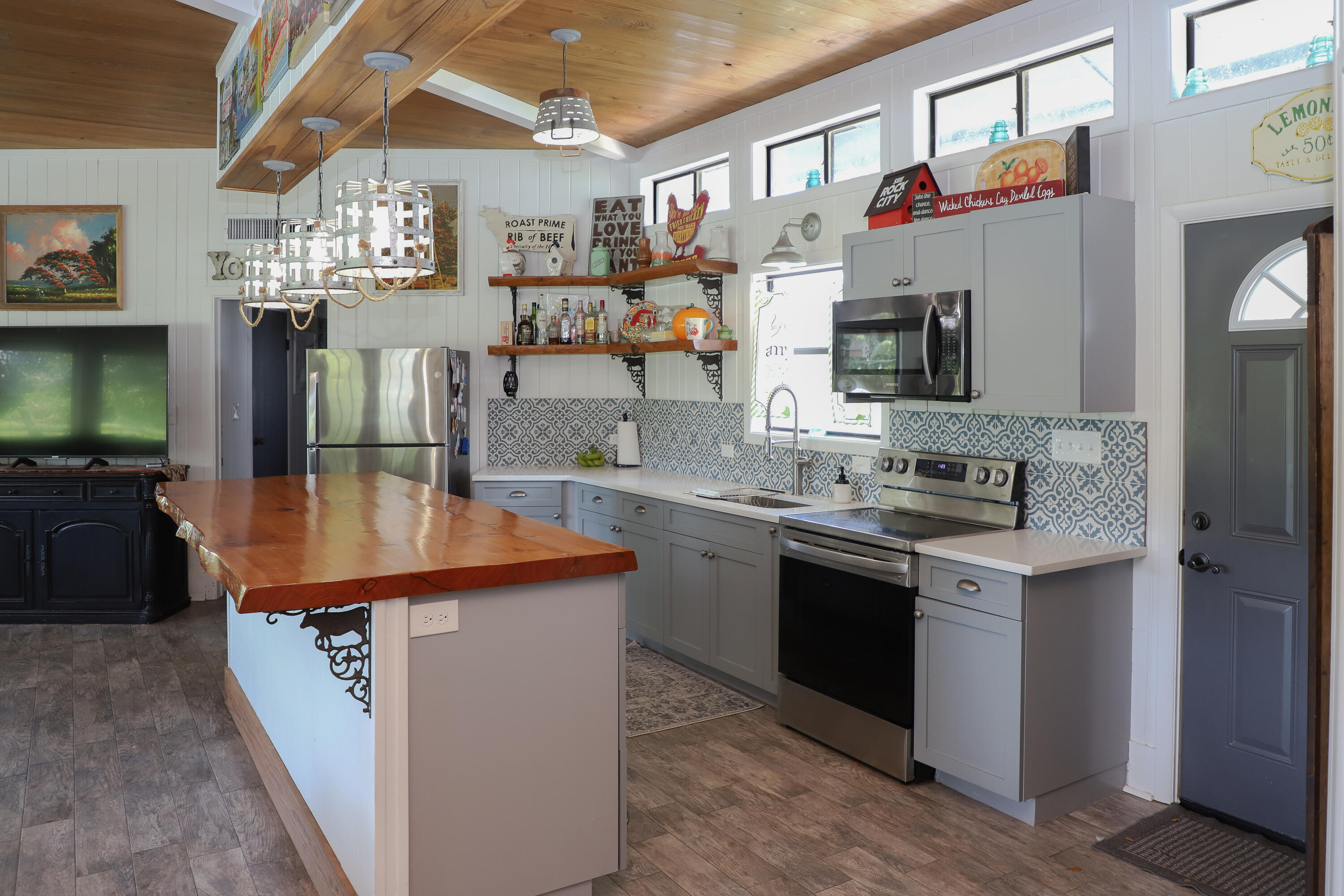 3661 Seminole Road Fort Pierce, FL 34951 - Photo 5 of 19 IMG_5841
