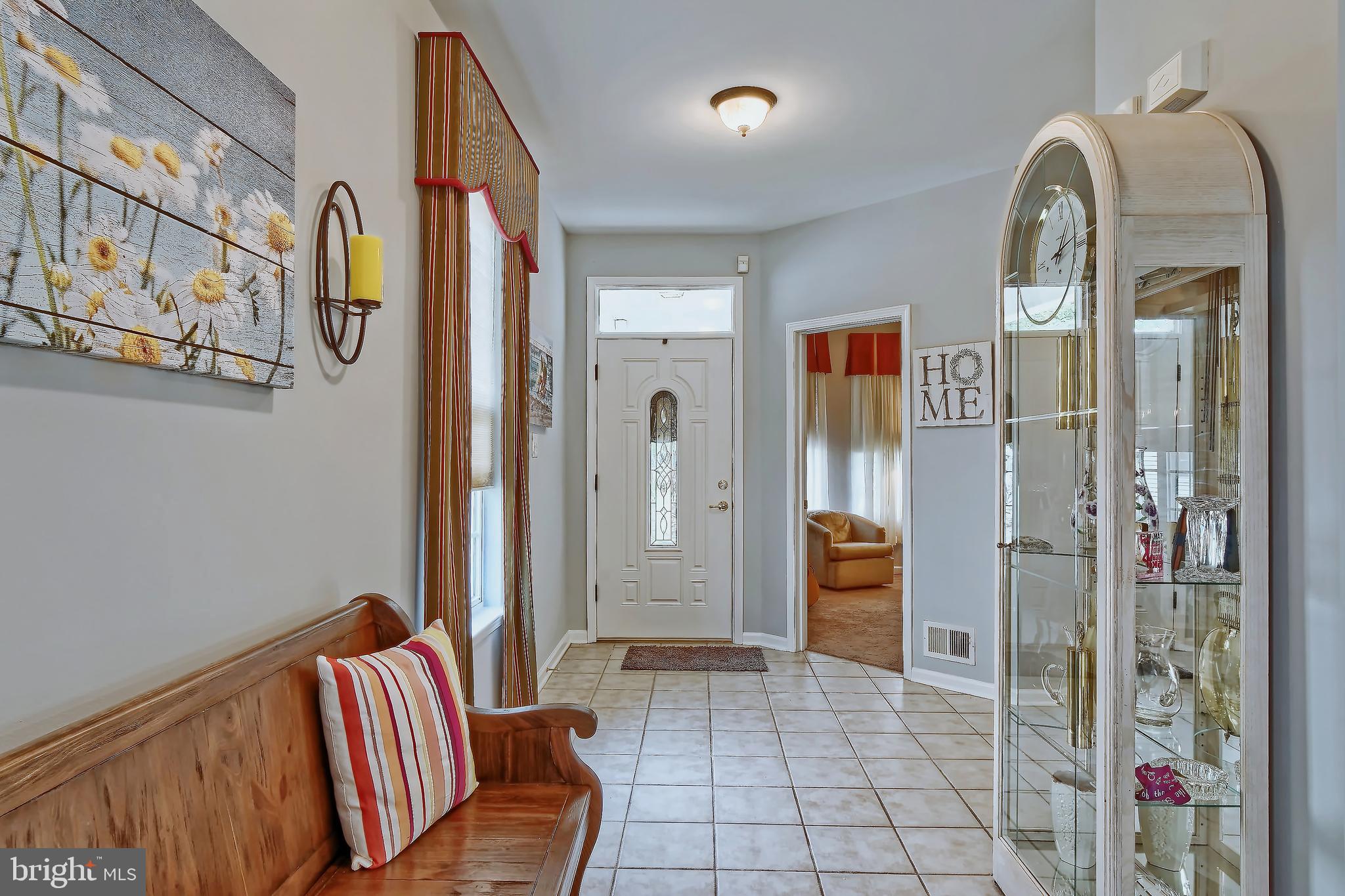 124 Somerfield Road Swedesboro, NJ 08085 - Photo 14 of 37 Foyer
