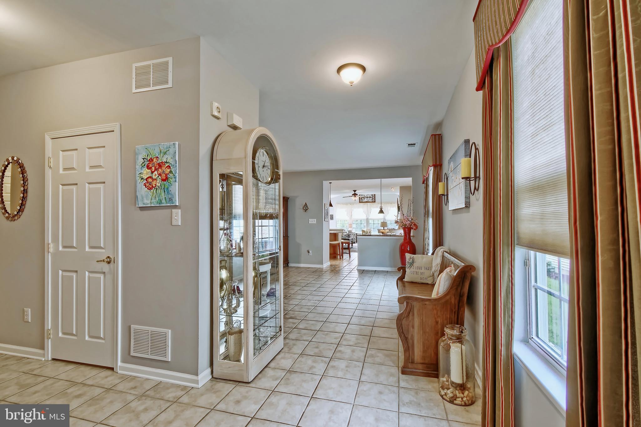 124 Somerfield Road Swedesboro, NJ 08085 - Photo 15 of 37 Foyer