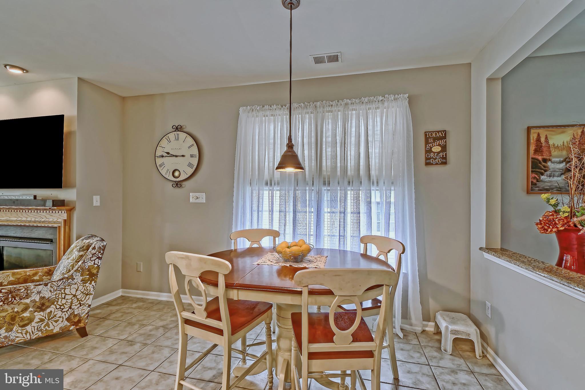 124 Somerfield Road Swedesboro, NJ 08085 - Photo 20 of 37 Kitchen Eat In Area
