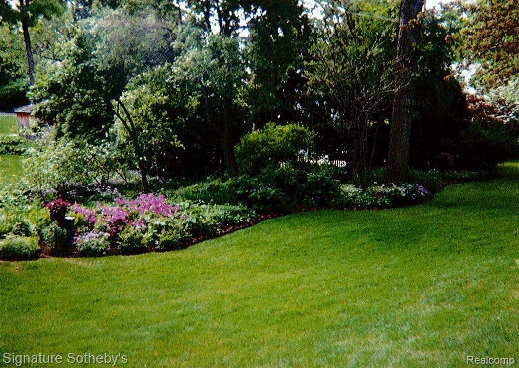 5745 Raven Road Bloomfield Hills, MI 48301 - Photo 22 of 23 yard