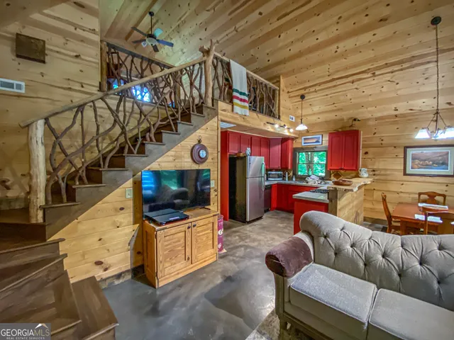 a view of entryway and hall