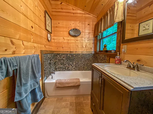 a view of a storage & utility room