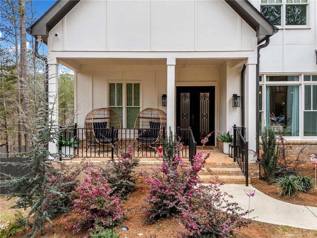 8215 Highway 81 Bethlehem, GA 30620 - Photo 2 of 60 a view of living area with outdoor seating