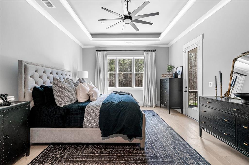 8215 Highway 81 Bethlehem, GA 30620 - Photo 26 of 60 a living room with a couch and a window