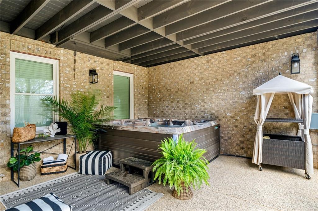 8215 Highway 81 Bethlehem, GA 30620 - Photo 41 of 60 a view of balcony with furniture