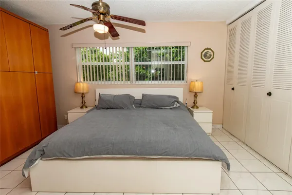 $2,500 | 5003 Northwest 35th Street, Unit 503, Lauderdale Lakes, FL 33319