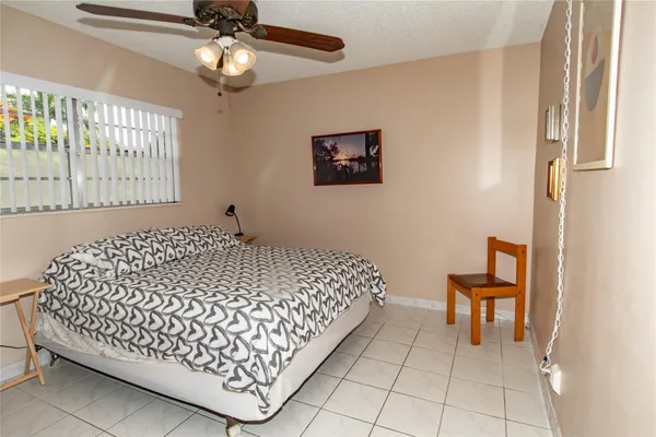 $2,500 | 5003 Northwest 35th Street, Unit 503, Lauderdale Lakes, FL 33319