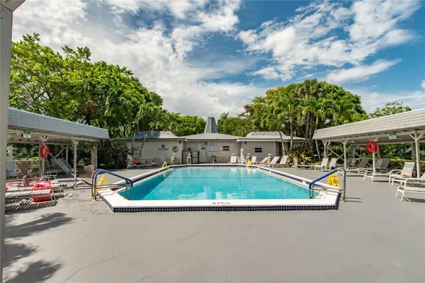 $2,500 | 5003 Northwest 35th Street, Unit 503, Lauderdale Lakes, FL 33319