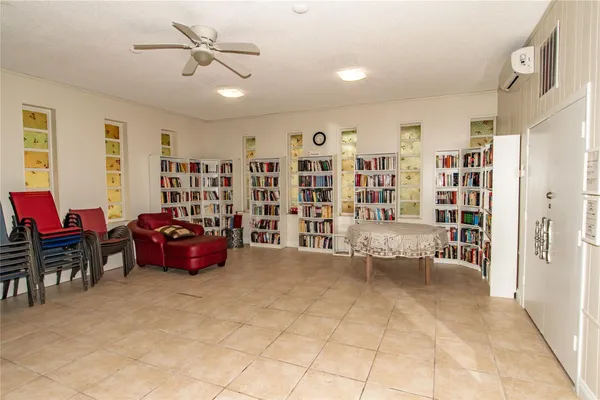 $2,500 | 5003 Northwest 35th Street, Unit 503, Lauderdale Lakes, FL 33319