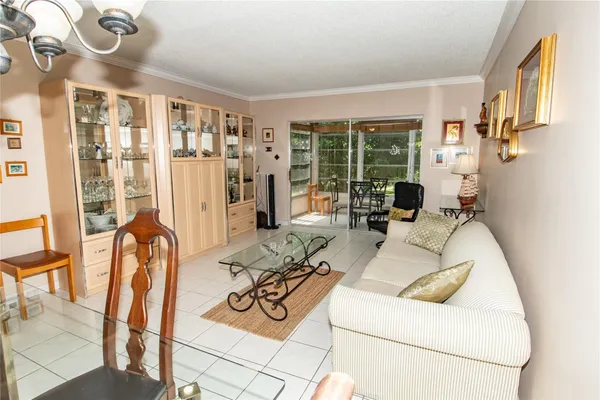 $2,500 | 5003 Northwest 35th Street, Unit 503, Lauderdale Lakes, FL 33319