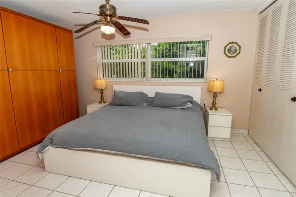 $2,500 | 5003 Northwest 35th Street, Unit 503, Lauderdale Lakes, FL 33319