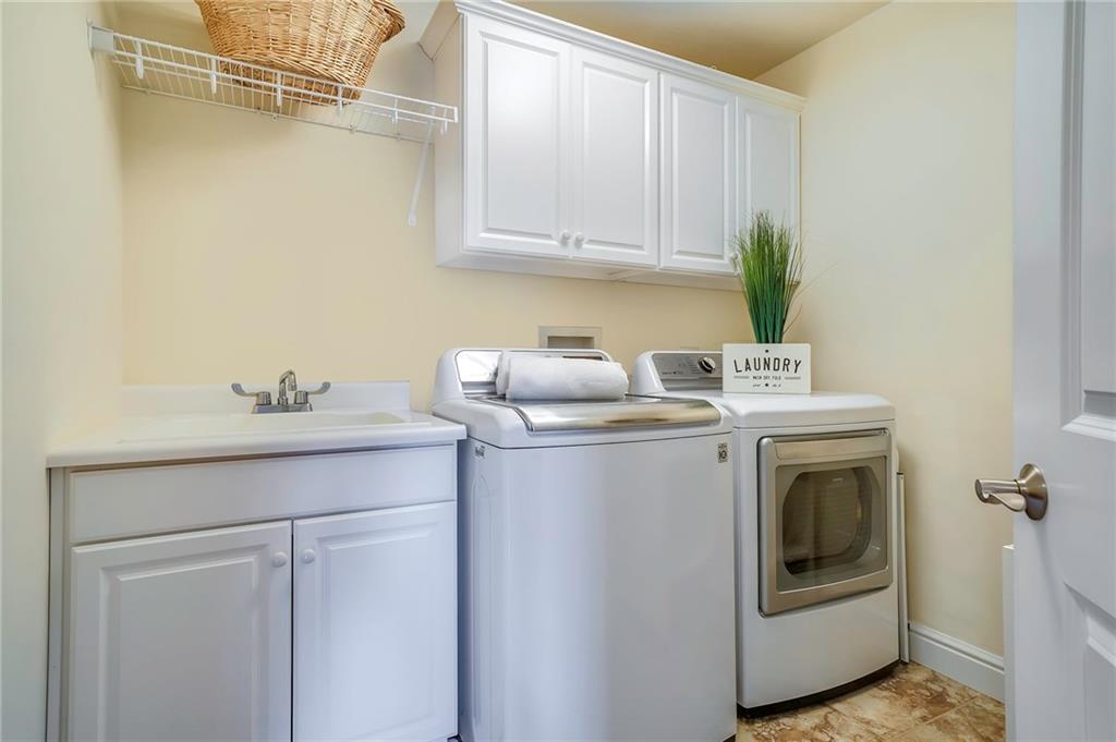 2129 John's Ridge Road Coraopolis, PA 15108 - Photo 16 of 25 Gallery Image 16