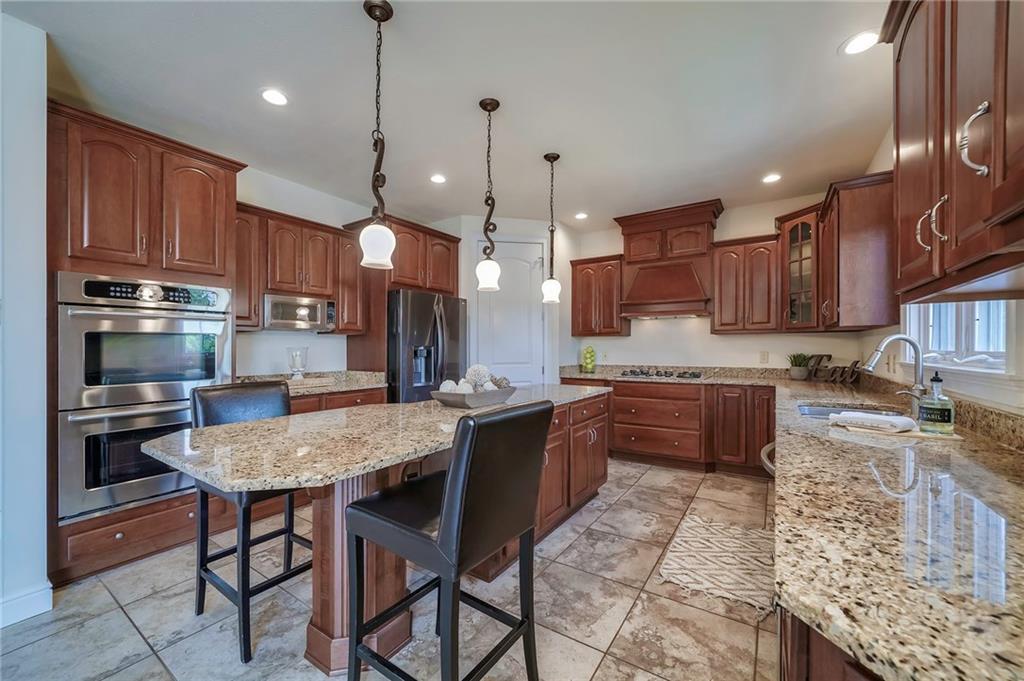 2129 John's Ridge Road Coraopolis, PA 15108 - Photo 3 of 25 Gallery Image 3