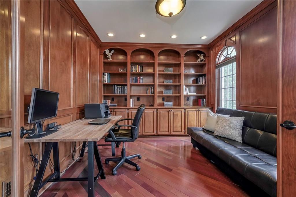 2129 John's Ridge Road Coraopolis, PA 15108 - Photo 8 of 25 Gallery Image 8