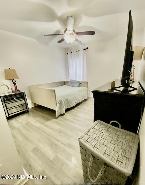 3949 Ringneck Drive Jacksonville, FL 32226 - Photo 15 of 16 a living room with furniture and a flat screen tv