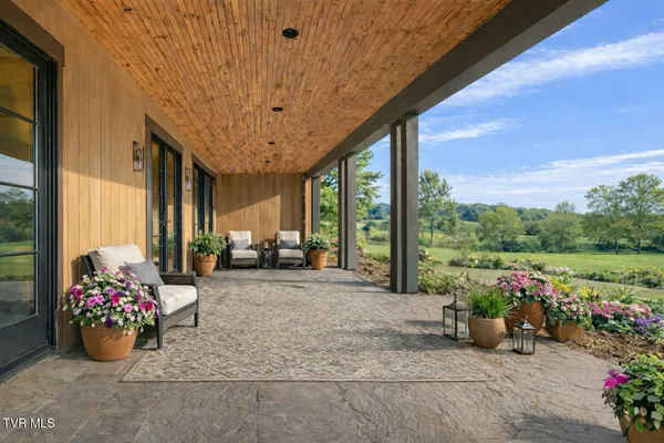 $5,555,555 | 18213 Old Jonesboro Road, Bristol, VA 24202