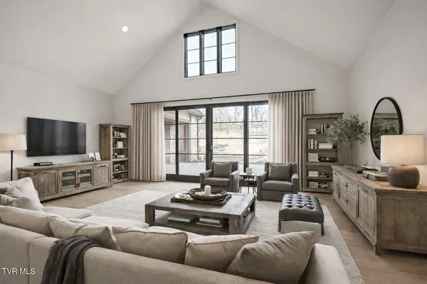 $5,555,555 | 18213 Old Jonesboro Road, Bristol, VA 24202