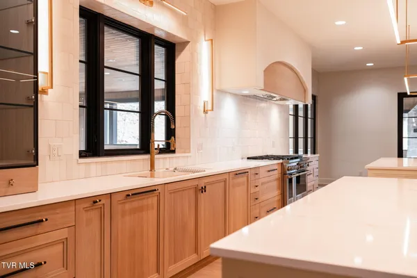 $5,555,555 | 18213 Old Jonesboro Road, Bristol, VA 24202