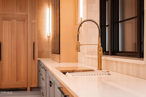 $5,555,555 | 18213 Old Jonesboro Road, Bristol, VA 24202