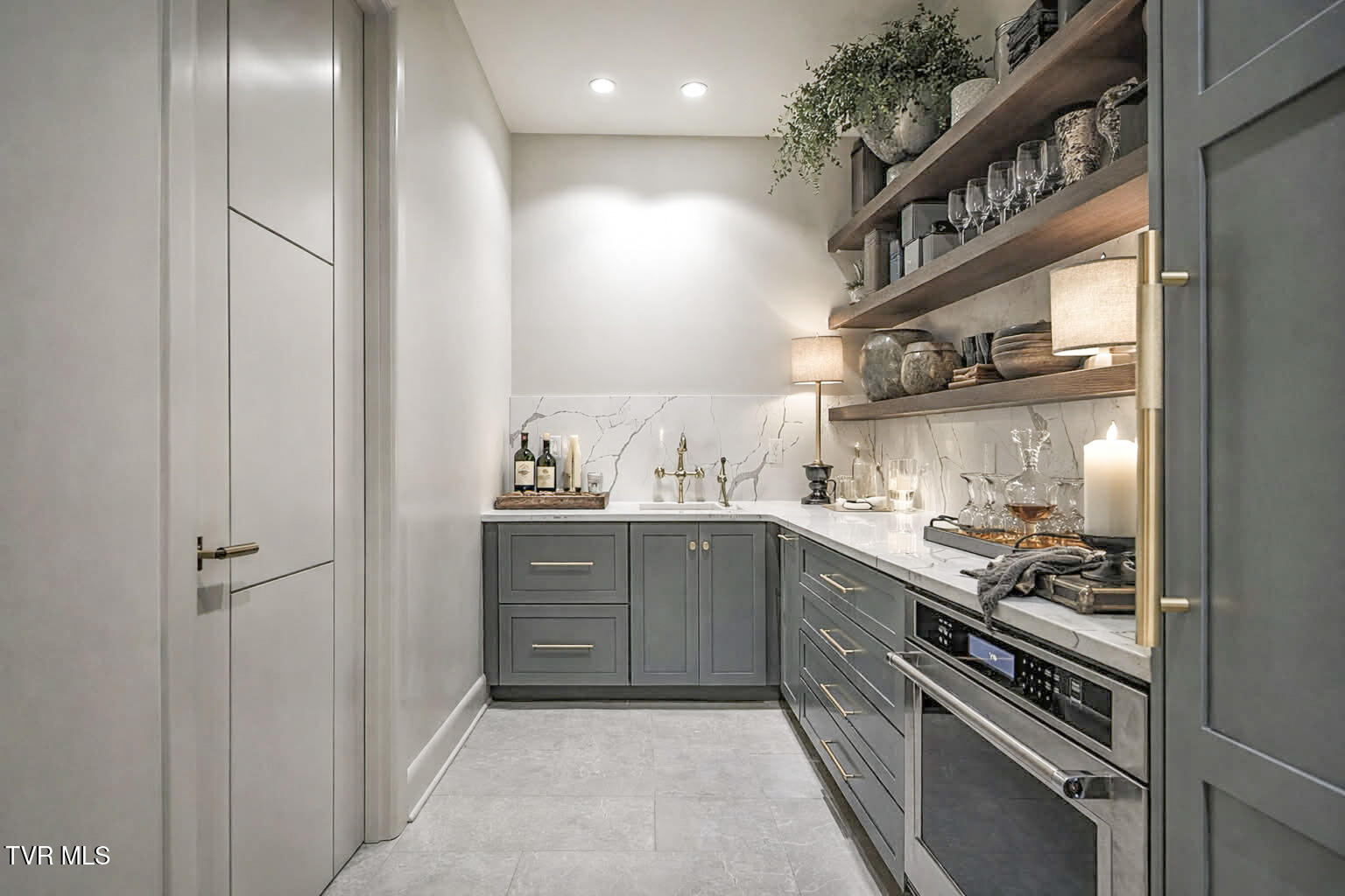 18213 Old Jonesboro Road Bristol, VA 24202 - Photo 36 of 75 Old Jboro Interior Staging GUnit-11