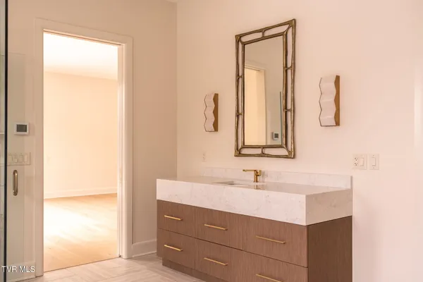 $5,555,555 | 18213 Old Jonesboro Road, Bristol, VA 24202