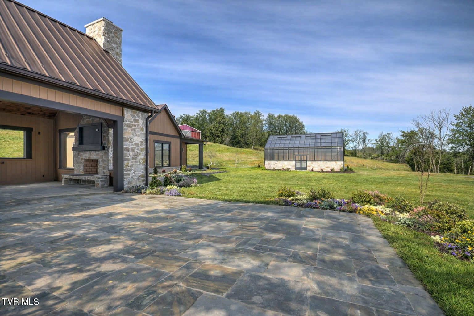 18213 Old Jonesboro Road Bristol, VA 24202 - Photo 57 of 75 Old Jboro Grass Exterior GUnit-25