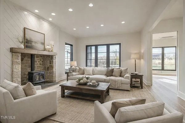 $5,555,555 | 18213 Old Jonesboro Road, Bristol, VA 24202