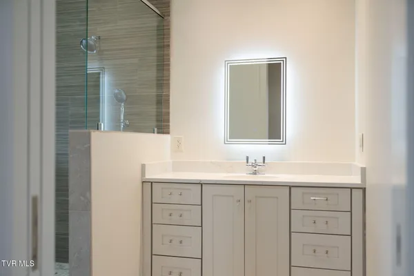 $5,555,555 | 18213 Old Jonesboro Road, Bristol, VA 24202