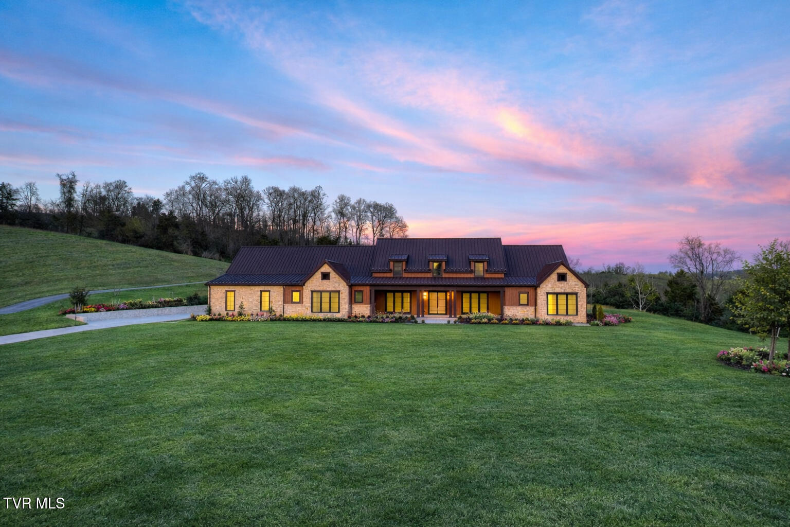 18213 Old Jonesboro Road Bristol, VA 24202 - Photo 8 of 75 Old Jboro Grass Exterior Gunit-9