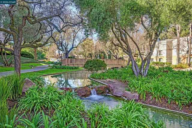 $424,900 | 420 North Civic Drive, Unit 403, Walnut Creek, CA 94596