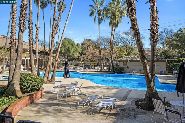 $424,900 | 420 North Civic Drive, Unit 403, Walnut Creek, CA 94596