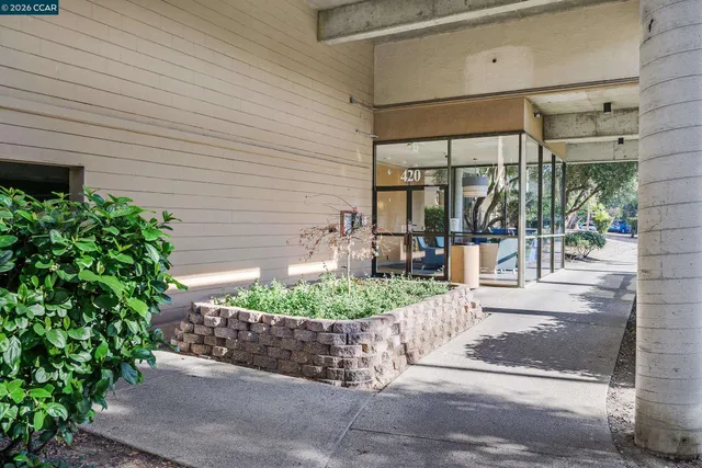 $424,900 | 420 North Civic Drive, Unit 403, Walnut Creek, CA 94596