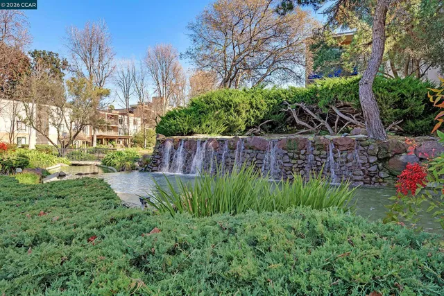 $424,900 | 420 North Civic Drive, Unit 403, Walnut Creek, CA 94596