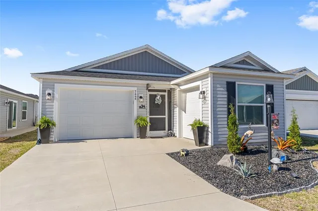 $319,900 | 7646 Cheryl Court, The Villages, FL 34762