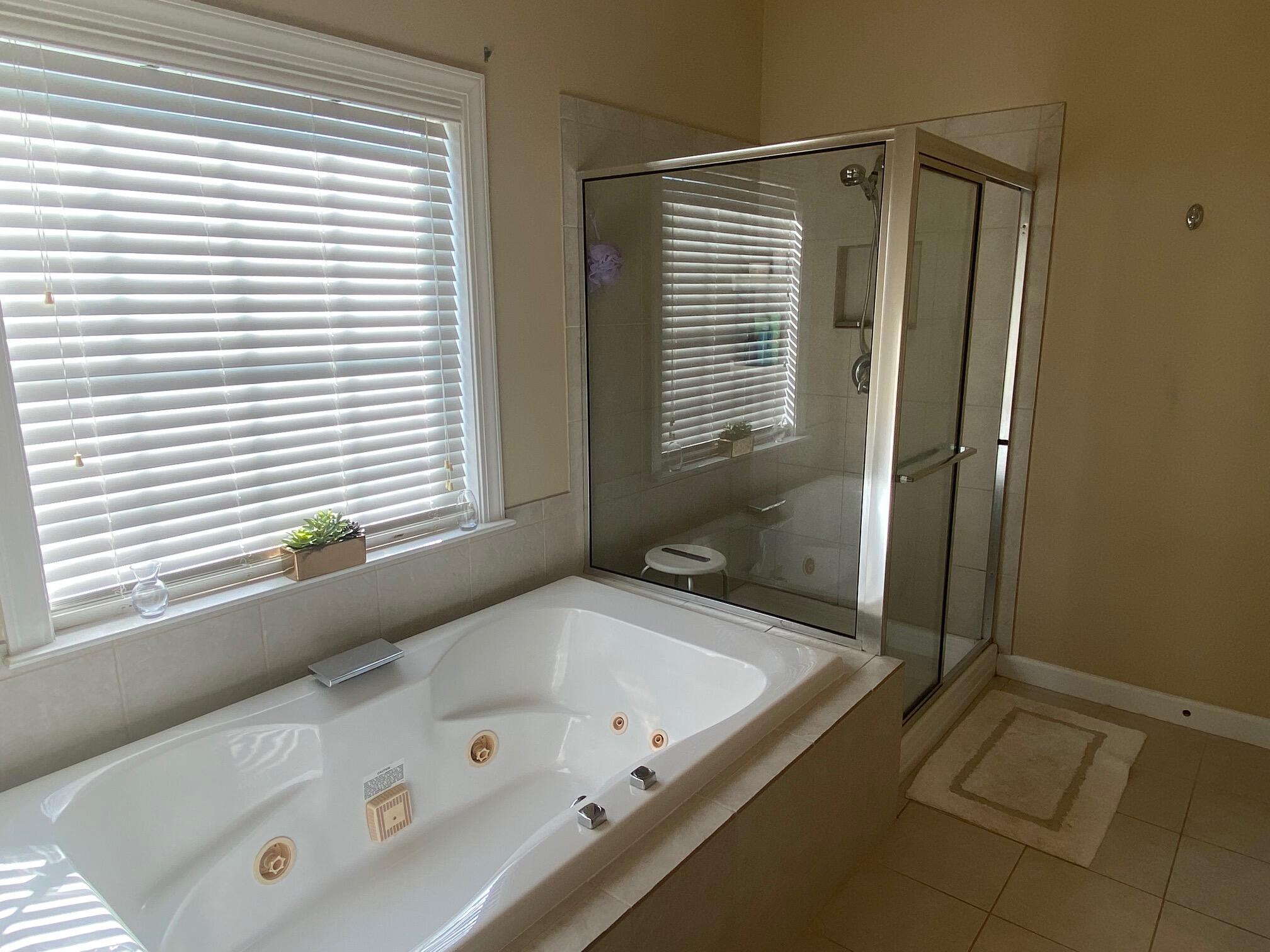 1444 Clancy Road Mount Pleasant, SC 29466 - Photo 11 of 33 Owners Bath