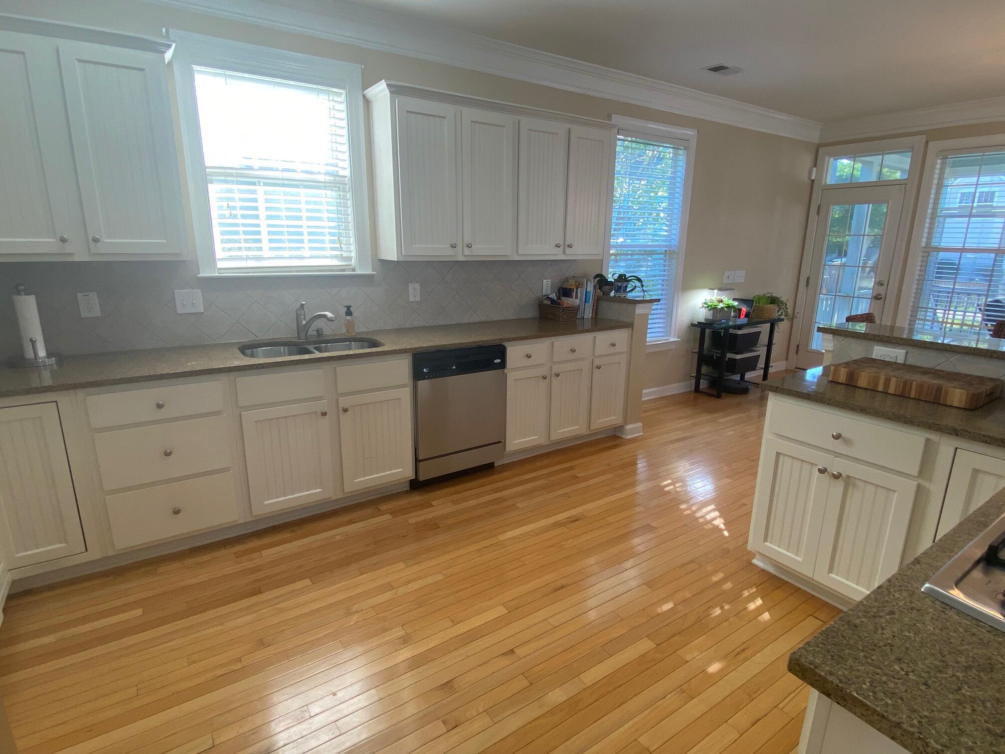 1444 Clancy Road Mount Pleasant, SC 29466 - Photo 4 of 33 Kitchen