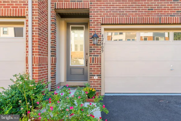 $3,350 | 42409 Dogwood Square, Sterling, VA 20166