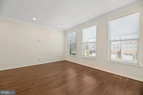 $3,350 | 42409 Dogwood Square, Sterling, VA 20166