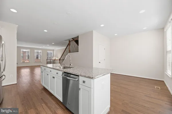 $3,350 | 42409 Dogwood Square, Sterling, VA 20166